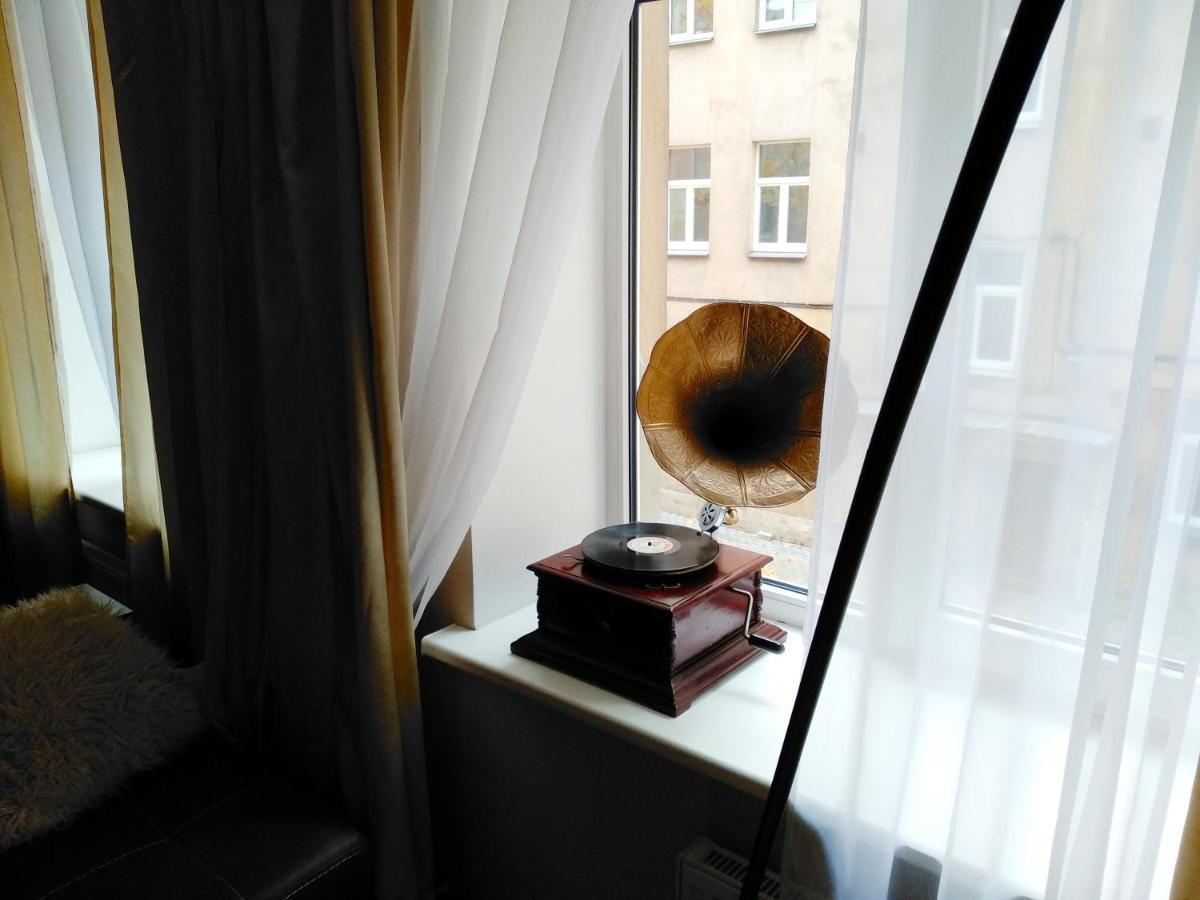 Appartamento Baltic Amber In Diplomatic District & Free Parking Riga Esterno foto