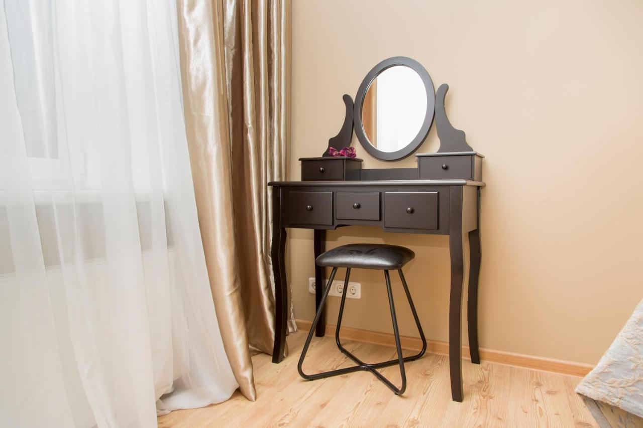 Appartamento Baltic Amber In Diplomatic District & Free Parking Riga Esterno foto