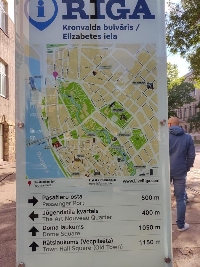 Appartamento Baltic Amber In Diplomatic District & Free Parking Riga Esterno foto