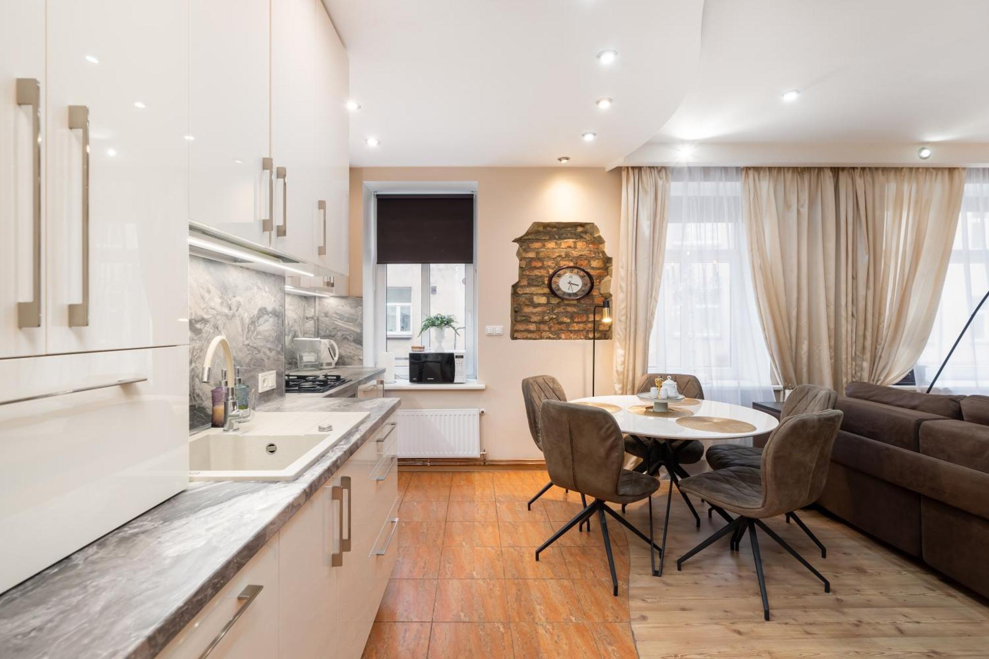 Appartamento Baltic Amber In Diplomatic District & Free Parking Riga Esterno foto