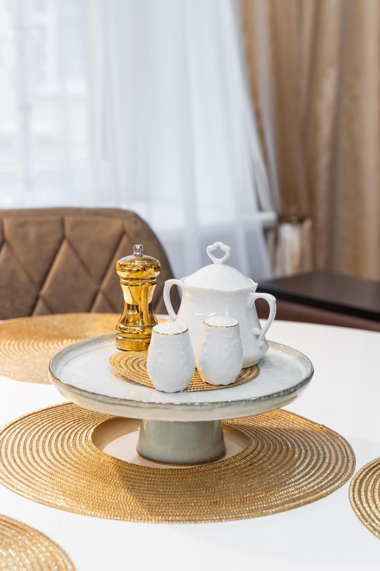 Appartamento Baltic Amber In Diplomatic District & Free Parking Riga Esterno foto