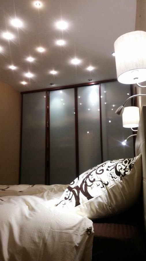 Appartamento Baltic Amber In Diplomatic District & Free Parking Riga Esterno foto