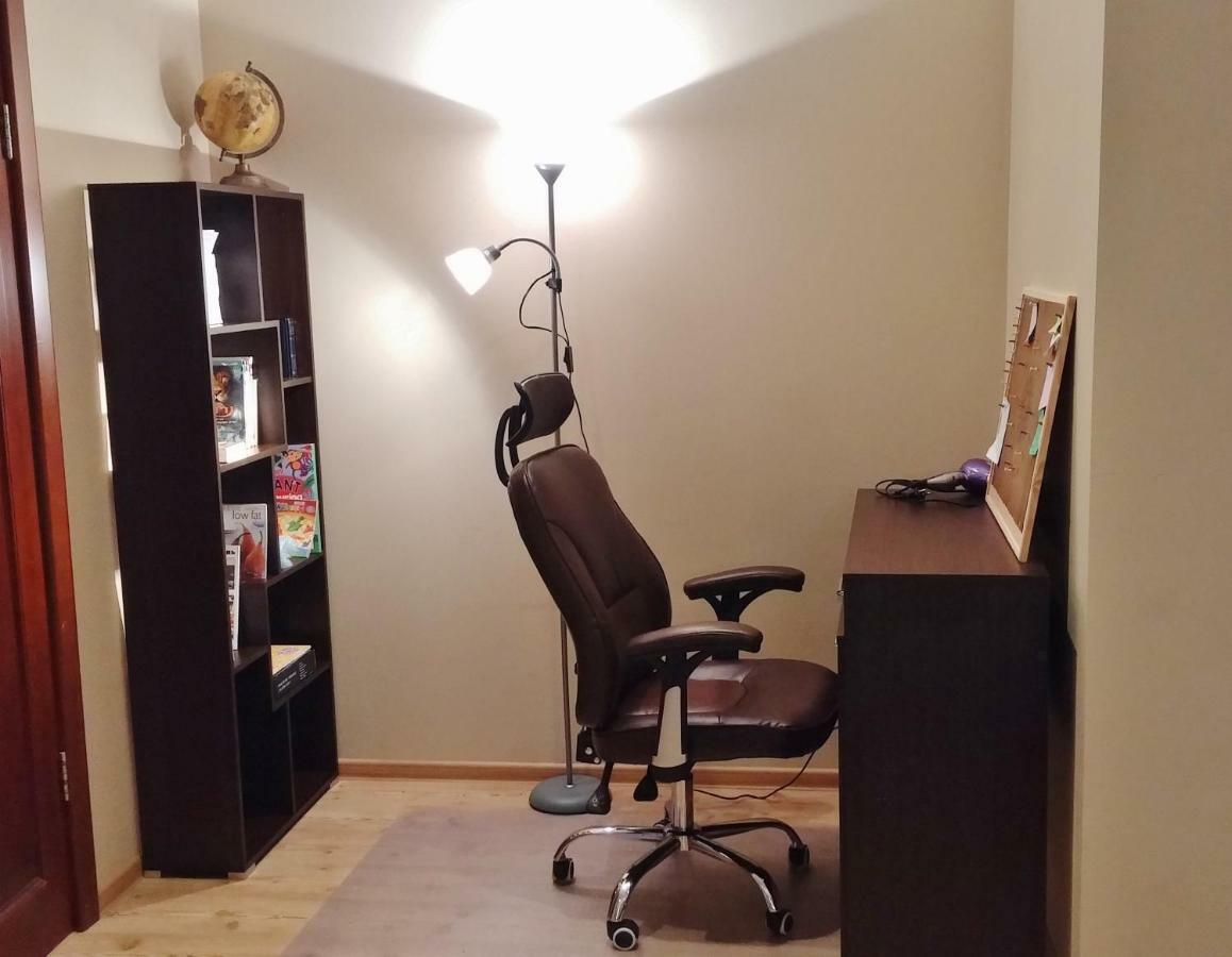 Appartamento Baltic Amber In Diplomatic District & Free Parking Riga Esterno foto